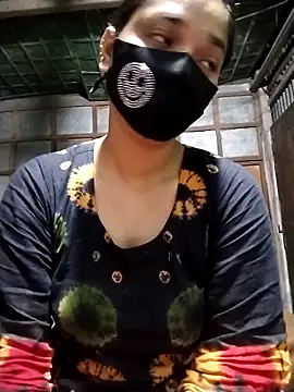 Snapshot of Aruyeshi- chatting on 10.15.25 Aruyeshi- online show from 10.15.25