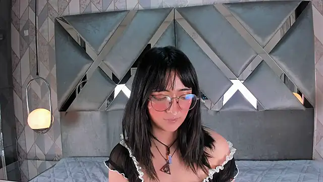 SaraMartini1 online show from 01.28.25