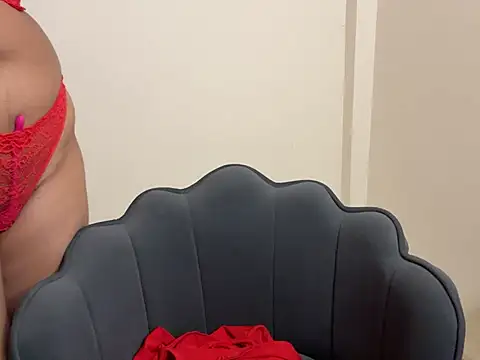 Snapshot of Okaysimran chatting on 02.19.25 Okaysimran online show from 02.19.25