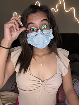 Snapshot of HotIndianCouple__8 chatting on 12.13.24 HotIndianCouple  8 online show from 12.13.24