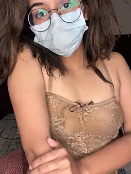 Snapshot of HotIndianCouple__8 chatting on 01.22.25 HotIndianCouple  8 online show from 01.22.25