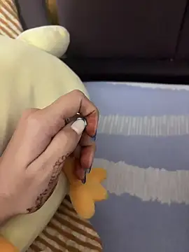 Snapshot of HotIndianCouple__8 chatting on 10.23.25 HotIndianCouple  8 online show from 10.23.25