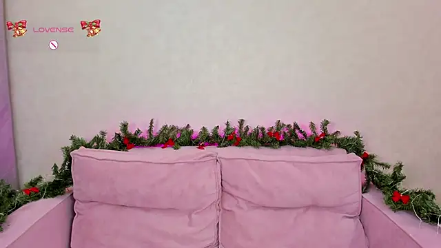 Snapshot of Erika_Carpenter chatting on 12.20.24 Erika Carpenter online show from 12.20.24
