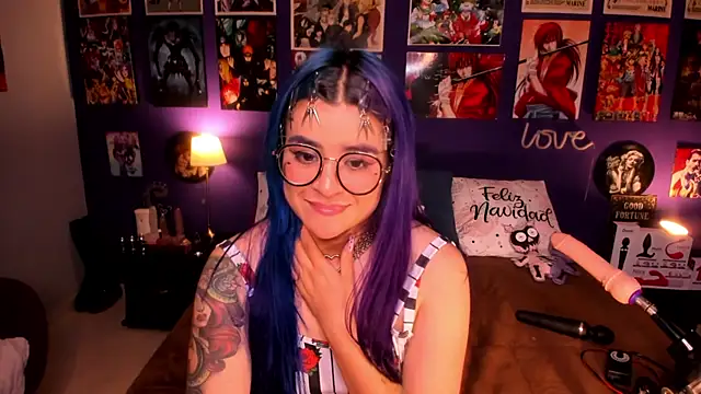 Snapshot of anne_cross chatting on 12.12.24 anne cross online show from 12.12.24