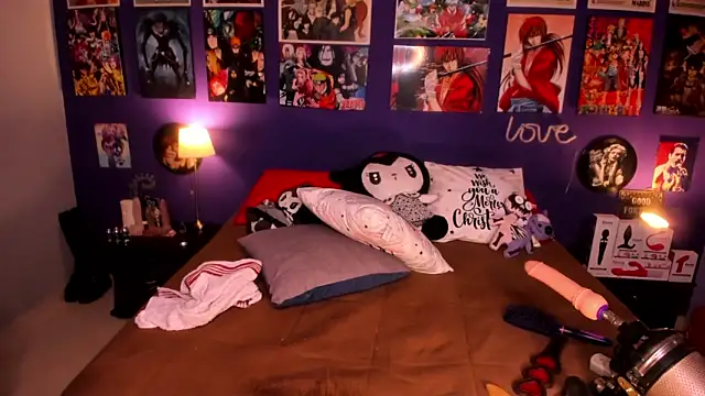 Snapshot of anne_cross chatting on 12.16.24 anne cross online show from 12.16.24