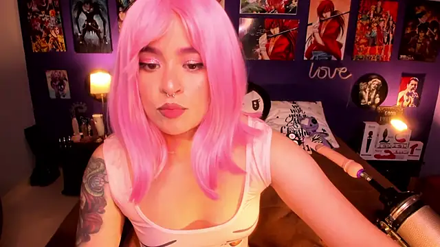 Snapshot of anne_cross chatting on 12.24.24 anne cross online show from 12.24.24