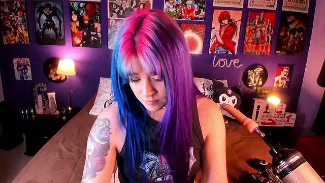 Snapshot of anne_cross chatting on 01.14.25 anne cross online show from 01.14.25