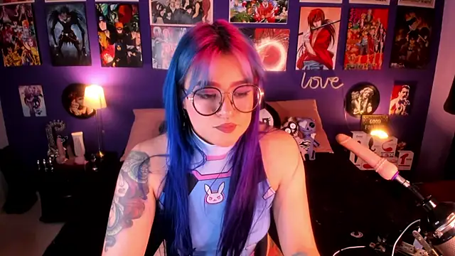 Snapshot of anne_cross chatting on 02.11.25 anne cross online show from 02.11.25