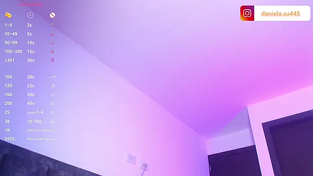 Snapshot of milan_delrey chatting on 09.24.25 milan delrey online show from 09.24.25