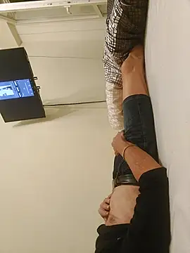 Snapshot of Jossi15 chatting on 10.27.25 Jossi15 online show from 10.27.25