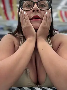 Snapshot of Sol_biglips chatting on 02.12.25 Sol biglips online show from 02.12.25