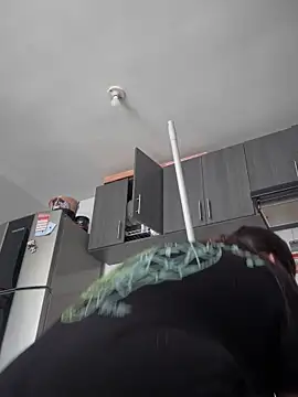 Snapshot of Sol_biglips chatting on 02.26.25 Sol biglips online show from 02.26.25