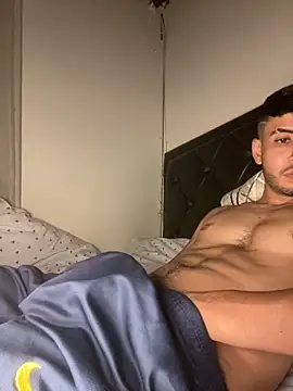 Snapshot of tom_thick chatting on 01.22.25 tom thick online show from 01.22.25