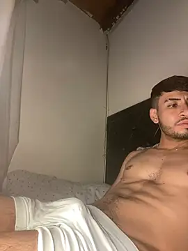 Snapshot of tom_thick chatting on 01.26.25 tom thick online show from 01.26.25