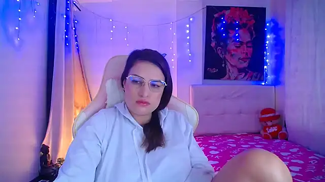 Snapshot of esmeraldaa230 chatting on 12.29.24 esmeraldaa230 online show from 12.29.24