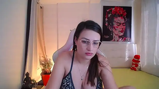 Snapshot of esmeraldaa230 chatting on 01.15.25 esmeraldaa230 online show from 01.15.25