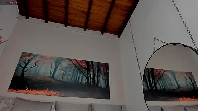 Snapshot of LunaRuso chatting on 02.23.25 LunaRuso online show from 02.23.25