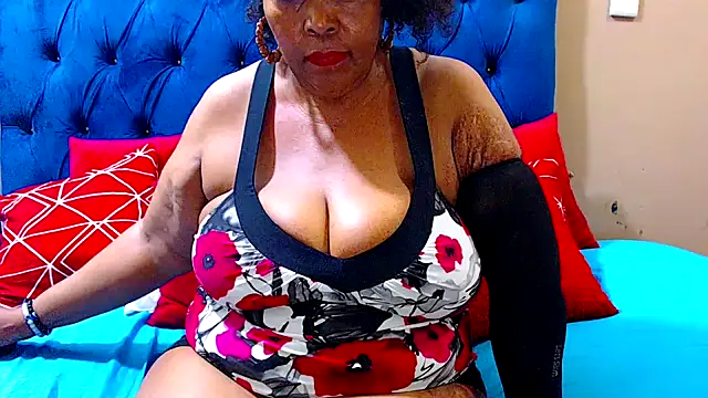 Snapshot of ebonycandy10 chatting on 03.07.25 ebonycandy10 online show from 03.07.25