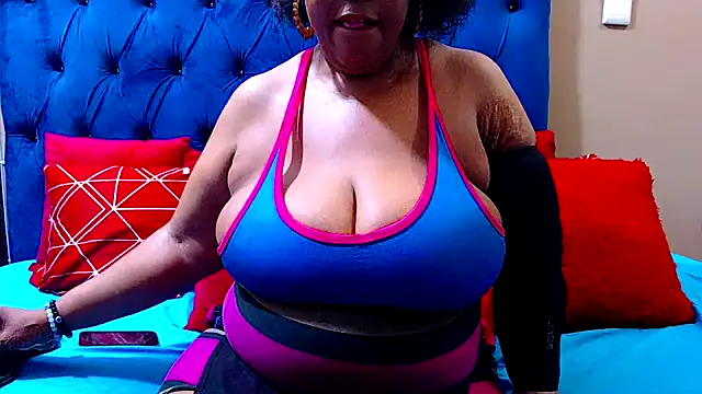 Snapshot of ebonycandy10 chatting on 03.09.25 ebonycandy10 online show from 03.09.25