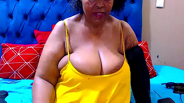 Snapshot of ebonycandy10 chatting on 03.14.25 ebonycandy10 online show from 03.14.25