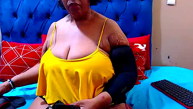 Snapshot of ebonycandy10 chatting on 03.14.25 ebonycandy10 online show from 03.14.25