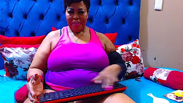 Snapshot of ebonycandy10 chatting on 09.09.25 ebonycandy10 online show from 09.09.25