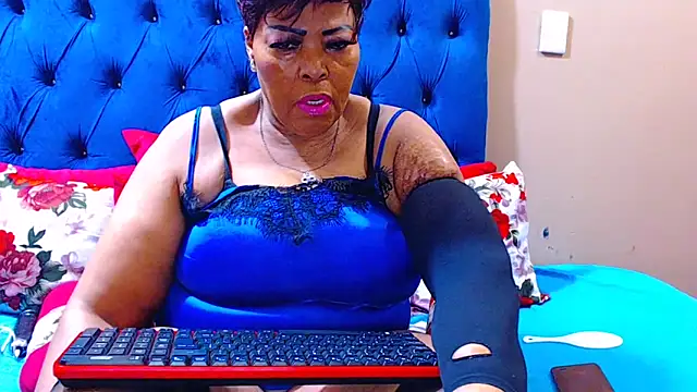 Snapshot of ebonycandy10 chatting on 09.11.25 ebonycandy10 online show from 09.11.25