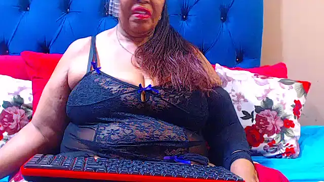 Snapshot of ebonycandy10 chatting on 09.20.25 ebonycandy10 online show from 09.20.25