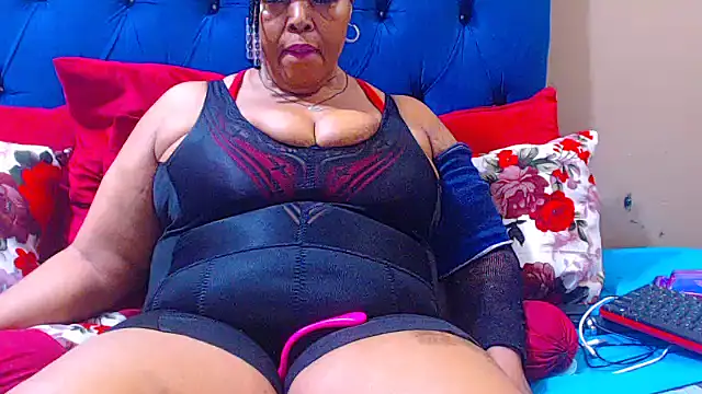 Snapshot of ebonycandy10 chatting on 10.10.25 ebonycandy10 online show from 10.10.25