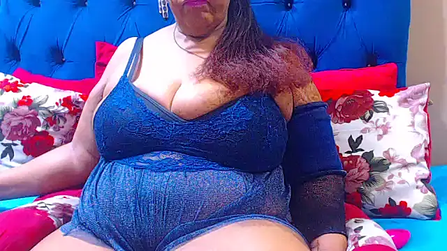 Snapshot of ebonycandy10 chatting on 10.11.25 ebonycandy10 online show from 10.11.25