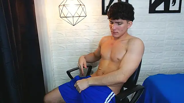 Snapshot of james_scott18 chatting on 12.02.24 james scott18 online show from 12.02.24