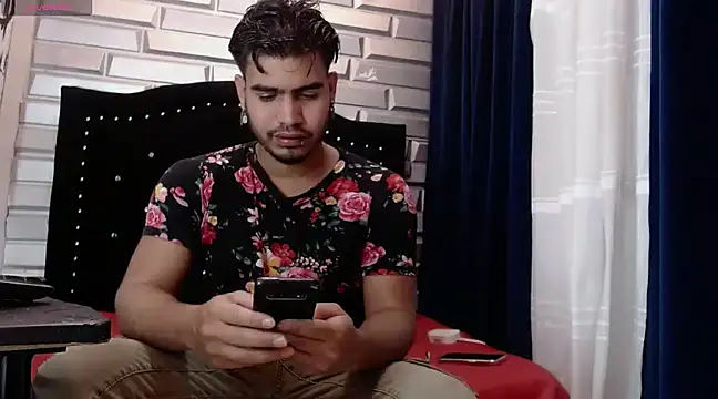 Snapshot of jaden_98_ chatting on 02.01.25 jaden 98 online show from 02.01.25