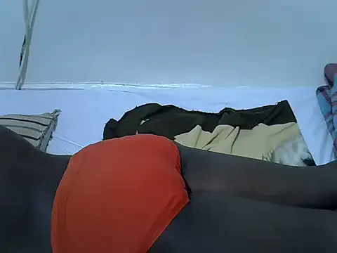 Snapshot of springly_love chatting on 10.15.25 springly love online show from 10.15.25