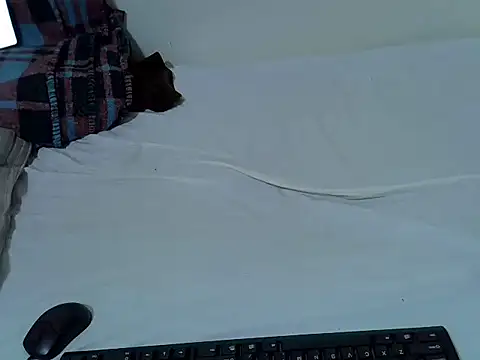 Snapshot of springly_love chatting on 10.31.25 springly love online show from 10.31.25