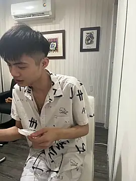 Snapshot of mumuowl chatting on 09.18.25 mumuowl online show from 09.18.25