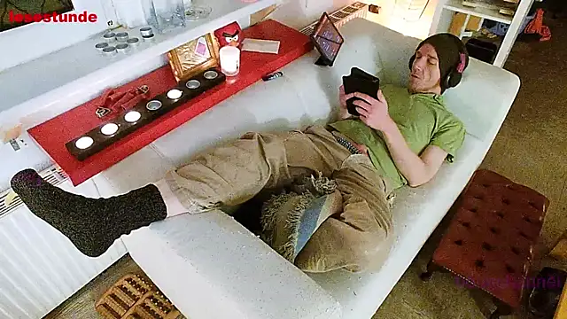 Snapshot of BongChannel chatting on 01.01.25 BongChannel online show from 01.01.25