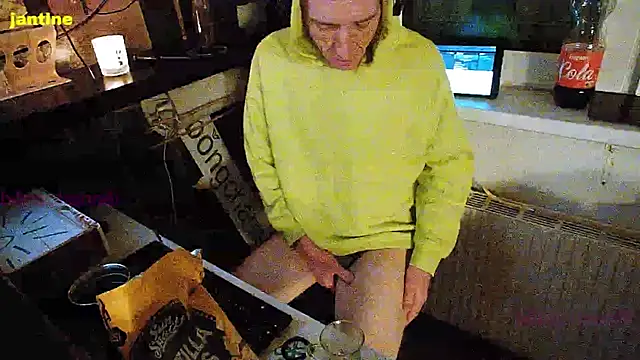 Snapshot of BongChannel chatting on 01.03.25 BongChannel online show from 01.03.25