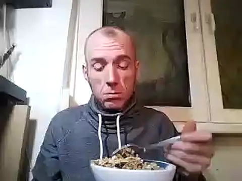 Snapshot of BongChannel chatting on 01.06.25 BongChannel online show from 01.06.25