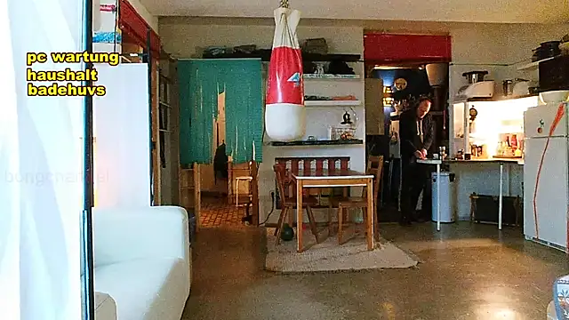 Snapshot of BongChannel chatting on 01.22.25 BongChannel online show from 01.22.25