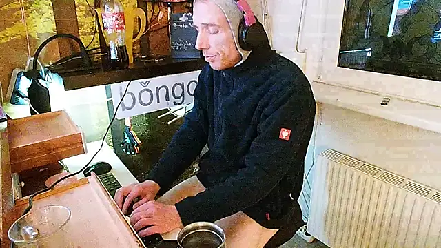 Snapshot of BongChannel chatting on 02.03.25 BongChannel online show from 02.03.25