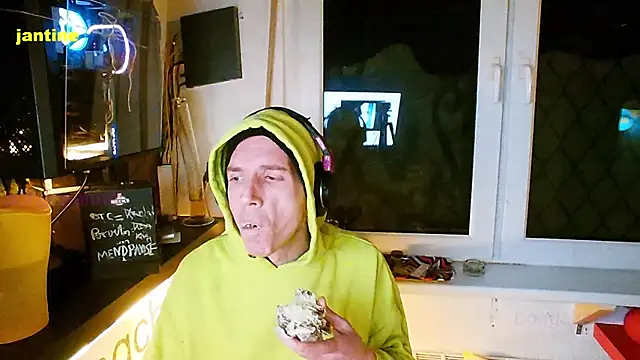 Snapshot of BongChannel chatting on 02.10.25 BongChannel online show from 02.10.25