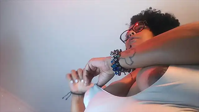Snapshot of ebony_Exotica chatting on 12.14.24 ebony Exotica online show from 12.14.24