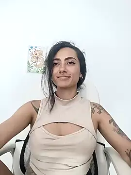 Snapshot of paula_brunette chatting on 12.18.24 paula brunette online show from 12.18.24