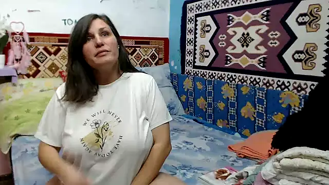 AdelineBlueEyes online show from 11.20.25