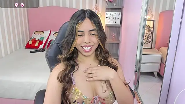 Snapshot of AMELIETARSON chatting on 12.18.24 AMELIETARSON online show from 12.18.24