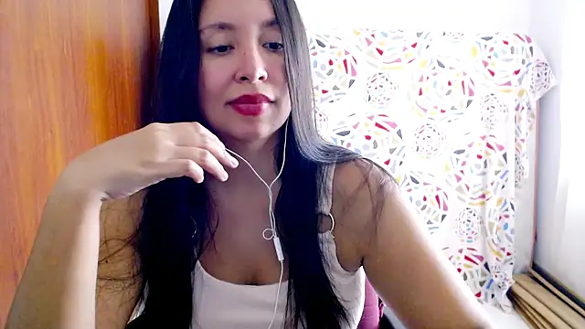 Snapshot of emely_sexx20 chatting on 03.02.25 emely sexx20 online show from 03.02.25