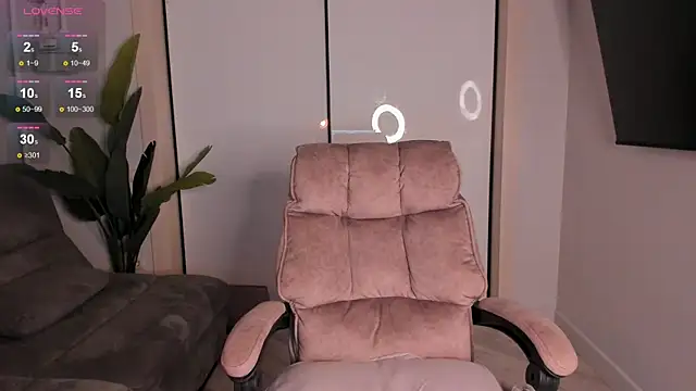 Snapshot of helen_ramsay chatting on 03.19.25 helen ramsay online show from 03.19.25