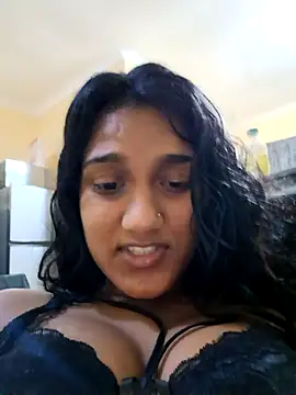 Snapshot of Indianqueen03 chatting on 10.23.25 Indianqueen03 online show from 10.23.25
