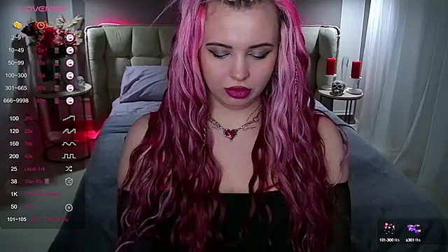 Snapshot of Miss_Maya_Mils chatting on 02.13.25 Miss Maya Mils online show from 02.13.25