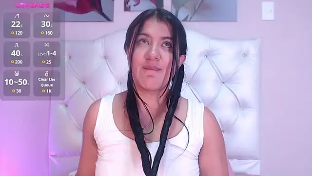 scarlet fostt  online show from 01.05.25